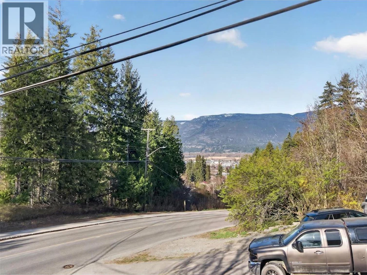 1453 NE Okanagan Avenue, Salmon Arm, BC, V1E 1N5 - 54
