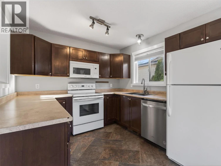 1453 NE Okanagan Avenue, Salmon Arm, BC, V1E 1N5 - 2