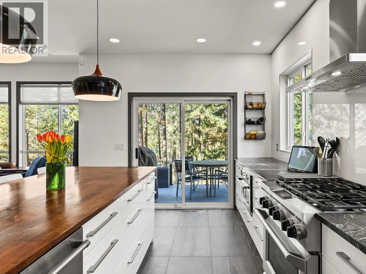 4150 S Gallaghers Forest, Kelowna, BC, V1W 5E4 - 14