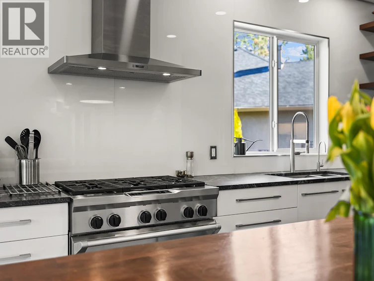 4150 S Gallaghers Forest, Kelowna, BC, V1W 5E4 - 16