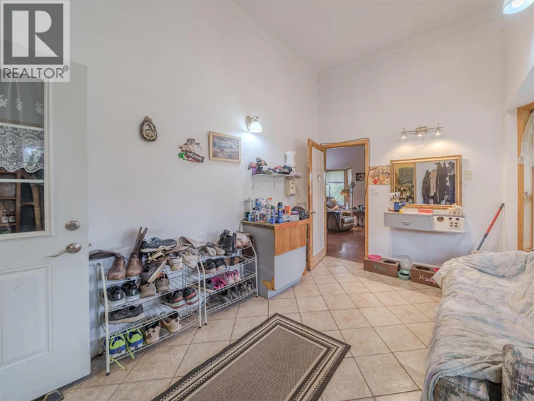 7478 Burgess Road, Deka Lake, BC, V0K 1X3 - 4