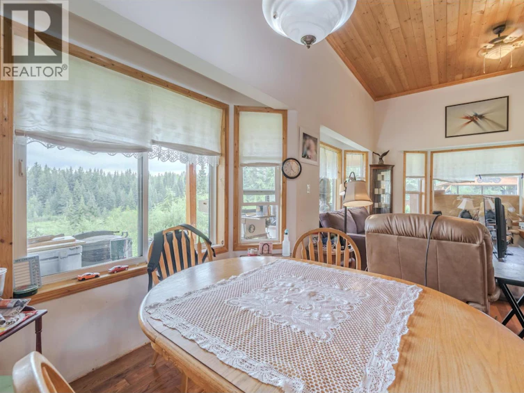 7478 Burgess Road, Deka Lake, BC, V0K 1X3 - 9