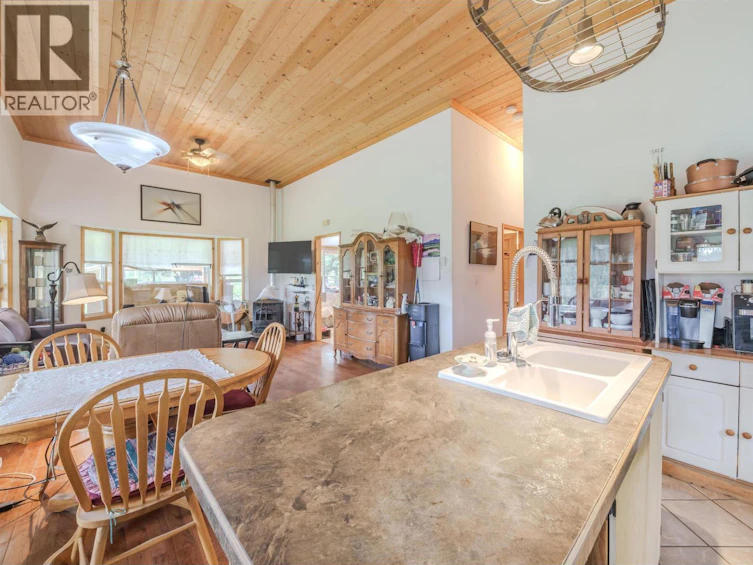 7478 Burgess Road, Deka Lake, BC, V0K 1X3 - 17