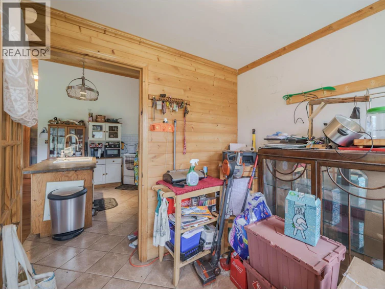 7478 Burgess Road, Deka Lake, BC, V0K 1X3 - 19