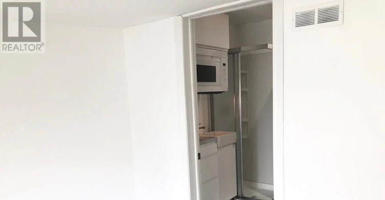 STUDIO-42 St Dunstan Drive, Toronto, ON, M1L 2V5 - 4