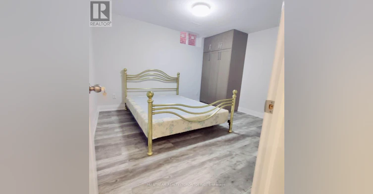 217 Badessa Circle, Vaughan, ON, L4J 6C9 - 4
