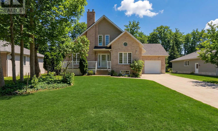 207 Birch Crescent