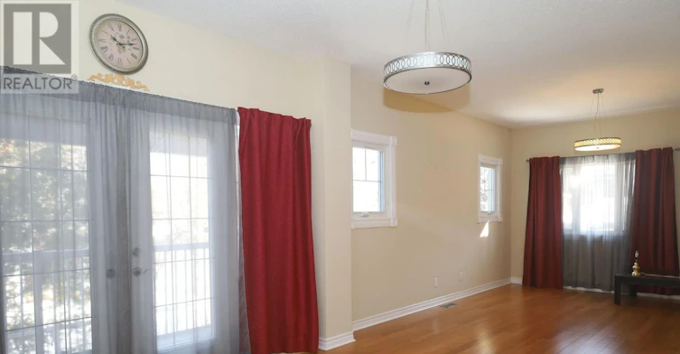 2194 Niagara Drive S, Ottawa, ON, K1H 6L2 - 4