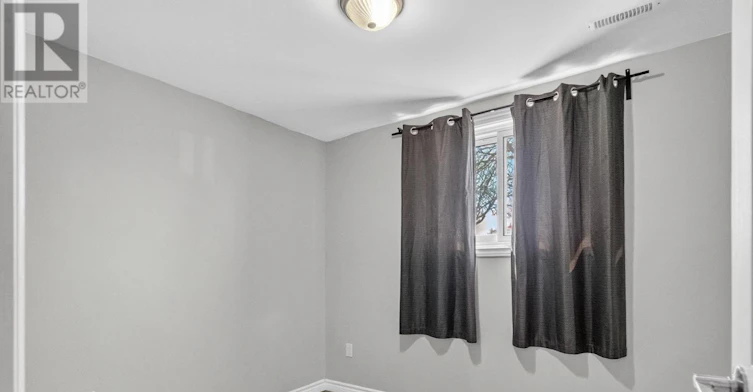 LOWER-34 Preston Place, Welland, ON, L3C 3K3 - 8