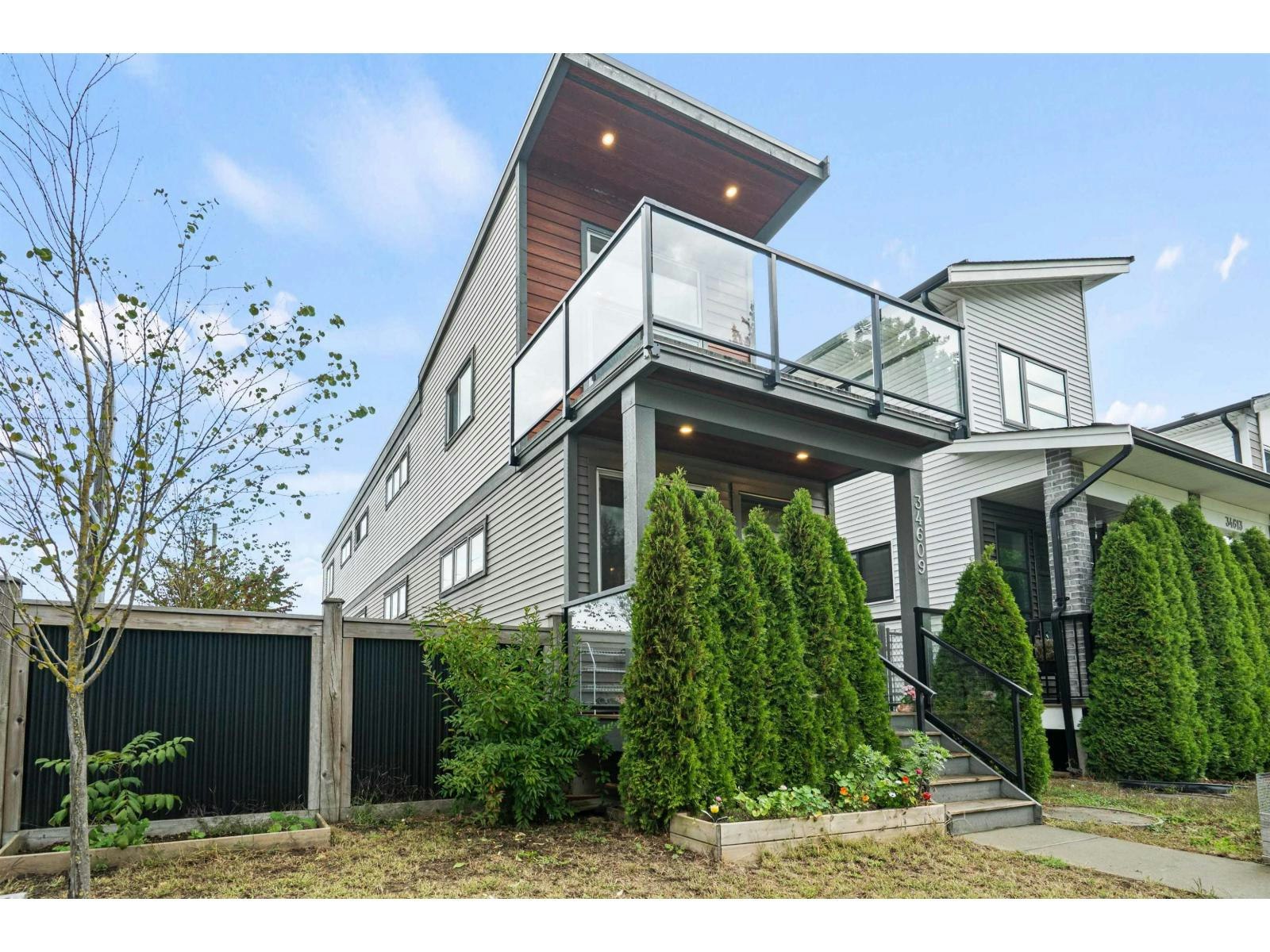 34609 2 Avenue, Abbotsford, BC, V2S 8C1