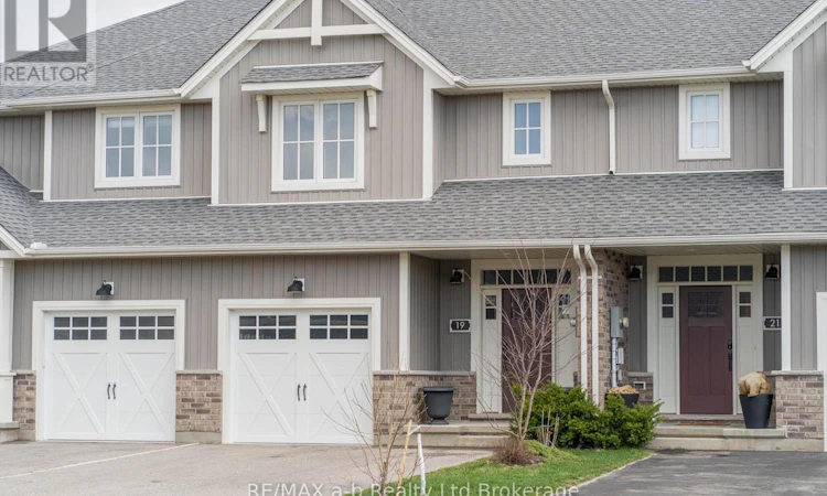 19 Huntley Avenue