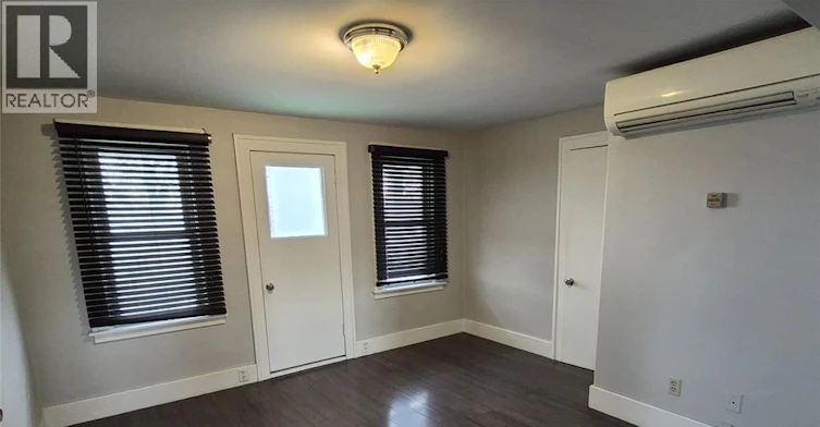 UPPER-2246 Mercer Street, Windsor, ON, N8X 3R1 - 2