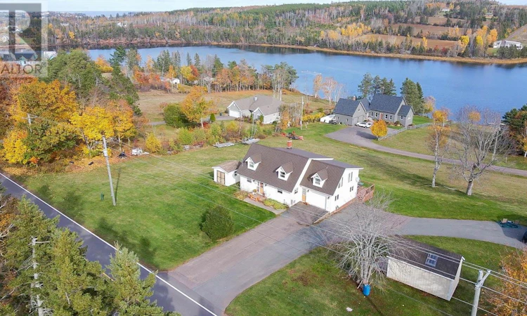 1396 Rattenbury Road