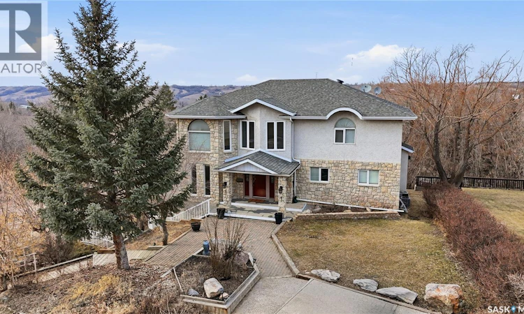 10 Meadow Bay