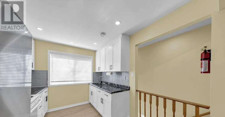 MAIN-41 Tormore Drive, Richmond Hill, ON, L4C 3N3 - 11