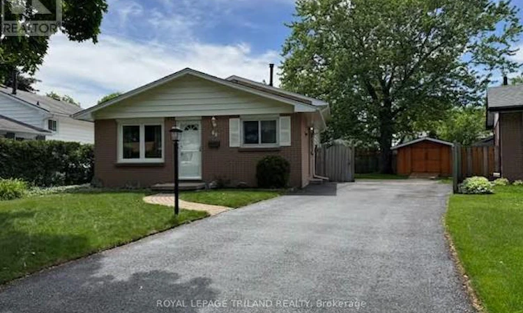 66 Garland Crescent