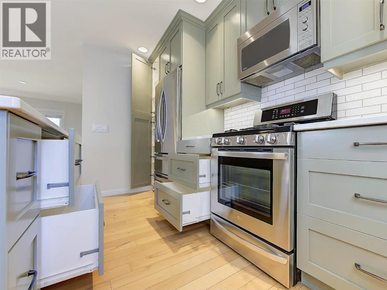 645 Francis Avenue, Kelowna, BC, V1Y 5G4 - 22