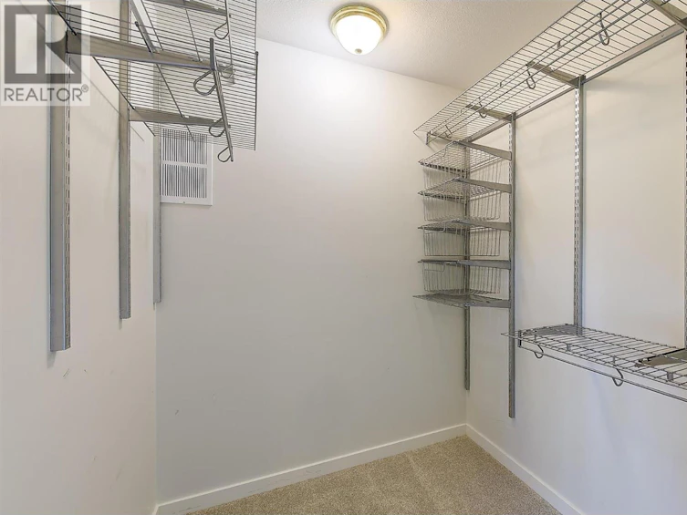 645 Francis Avenue, Kelowna, BC, V1Y 5G4 - 32