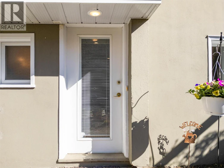 645 Francis Avenue, Kelowna, BC, V1Y 5G4 - 48