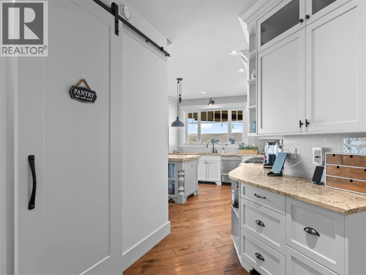 1548 Phoenix Drive, Vernon, BC, V1B 4B3 - 22