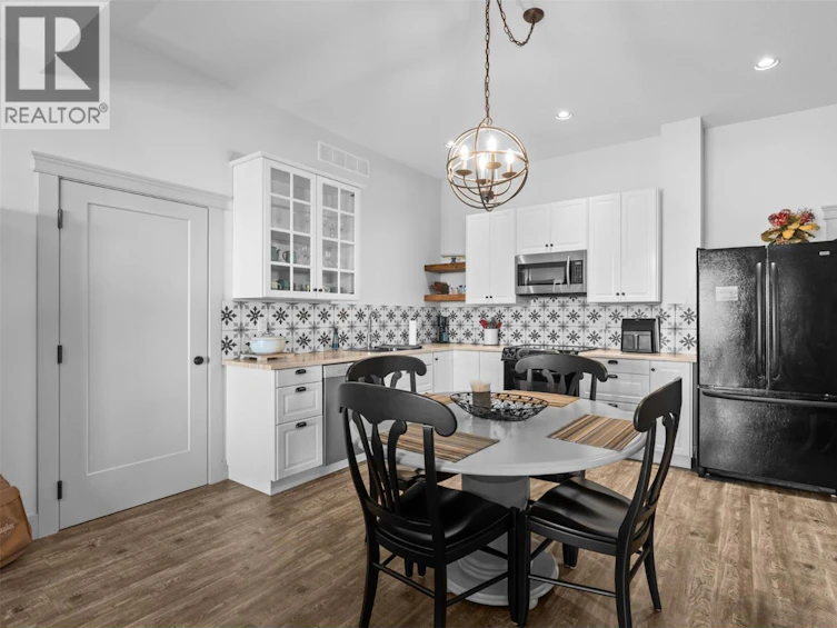 1548 Phoenix Drive, Vernon, BC, V1B 4B3 - 50