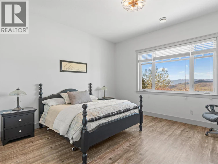 1548 Phoenix Drive, Vernon, BC, V1B 4B3 - 55