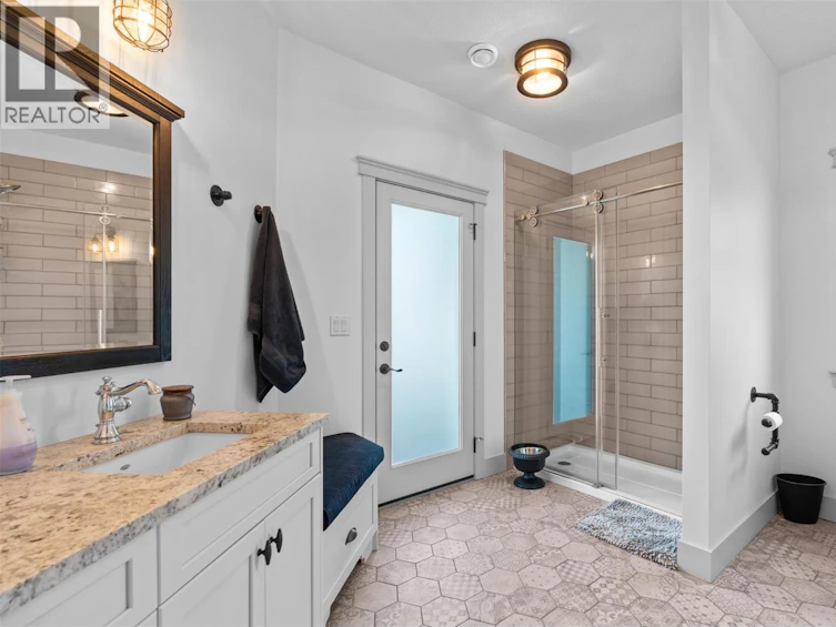 1548 Phoenix Drive, Vernon, BC, V1B 4B3 - 89