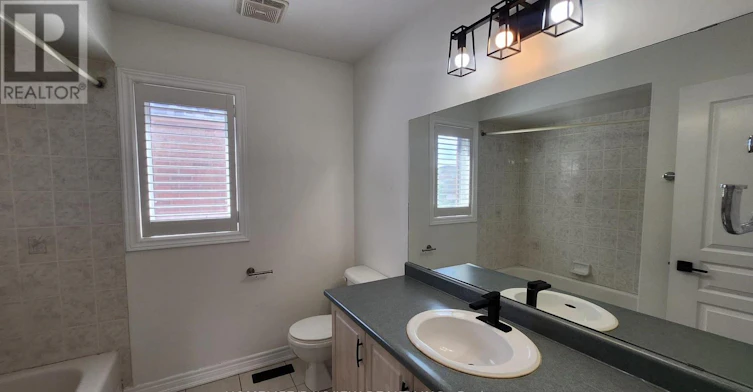 MAIN-51 Waldron Crescent, Richmond Hill, ON, L4E 4A3 - 25