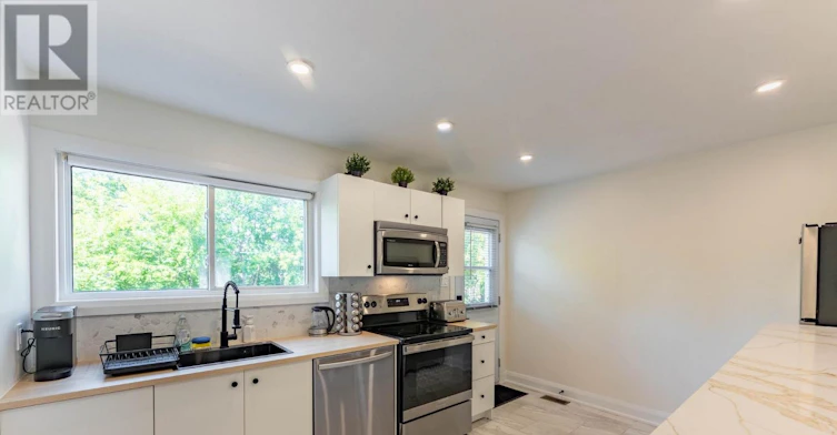 820 Grenon Avenue, Ottawa, ON, K2B 6G2 - 8