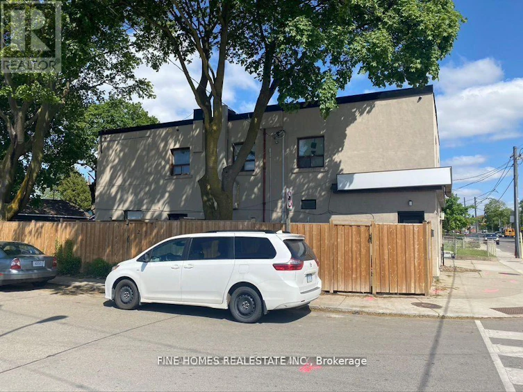 1762 Keele Street, Toronto, ON, M6M 3X1 - 9