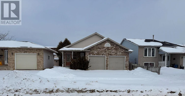 MAIN-24 Eastwood Drive, Welland, ON, L3C 6W4