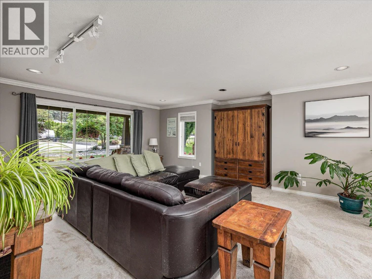 3925 Flower Court, Kelowna, BC, V1W 4W2 - 8