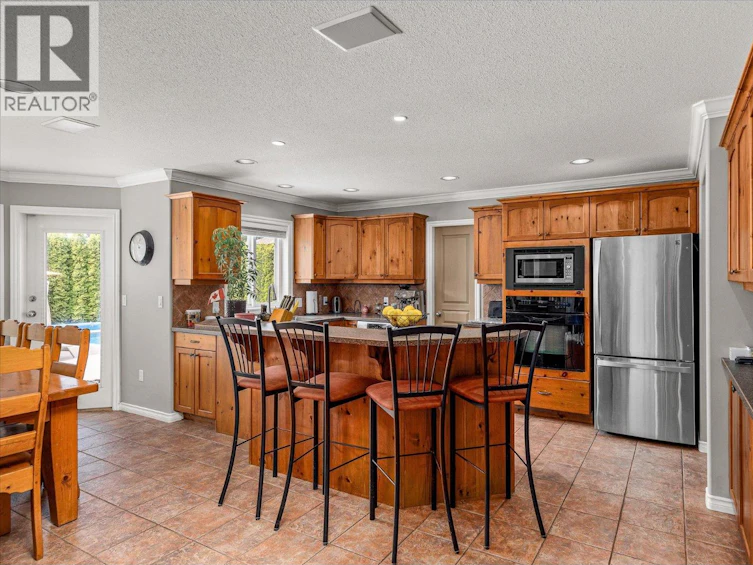 3925 Flower Court, Kelowna, BC, V1W 4W2 - 13