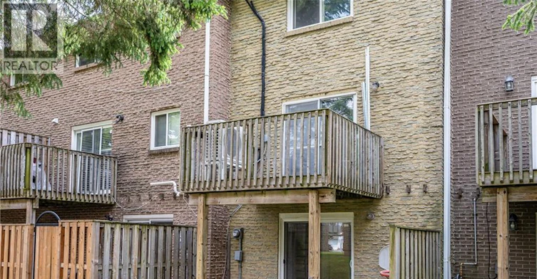 212 Westcourt Place, Waterloo, ON, N2L 2R7 - 16
