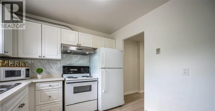 212 Westcourt Place, Waterloo, ON, N2L 2R7 - 5