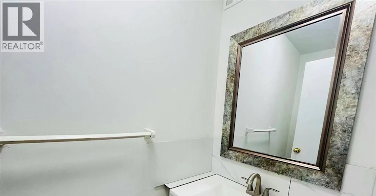 212 Westcourt Place, Waterloo, ON, N2L 2R7 - 8