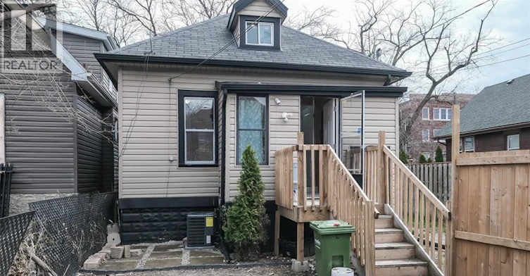UPPER-1585 Pelissier, Windsor, ON, N9X 1M9 - 3