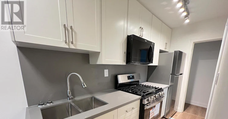 2-82 Curzon Street, Toronto, ON, M4M 3B4 - 7