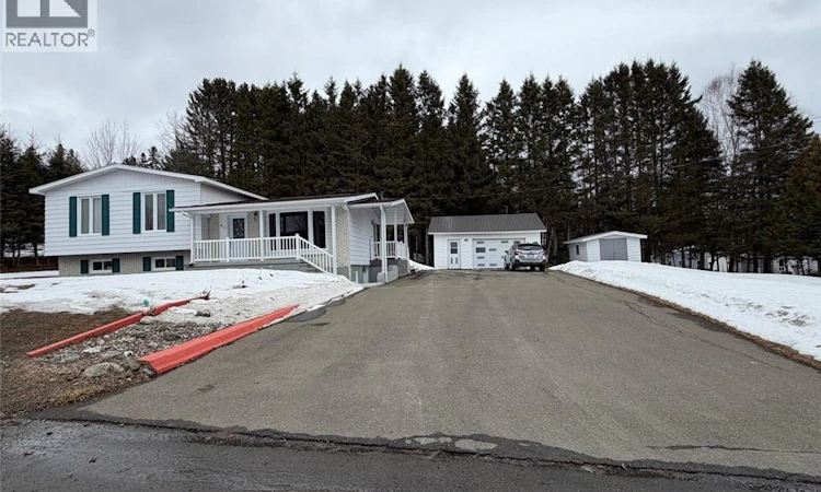 95 Des érables Avenue