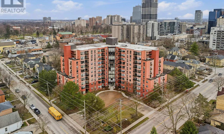 1004-600 Talbot Street