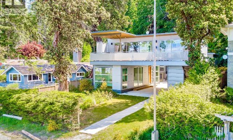 2924 Malaspina Promenade