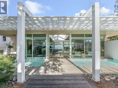 4110 Lakeshore Road - 2