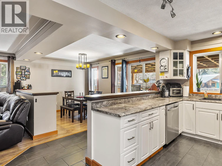 5835 3rd Street, Beaverdell, BC, V0H 1A0 - 33