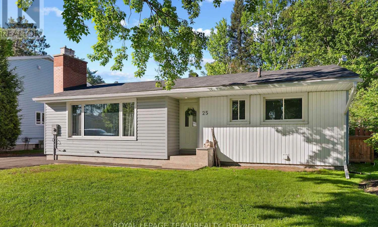 25 Frontenac Crescent