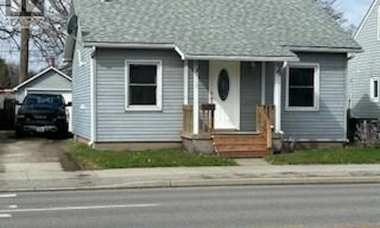 6 Mcnaughton Avenue