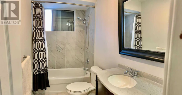 3364 Cedar Creek Drive, Mississauga, ON, L4Y 2Y1 - 4