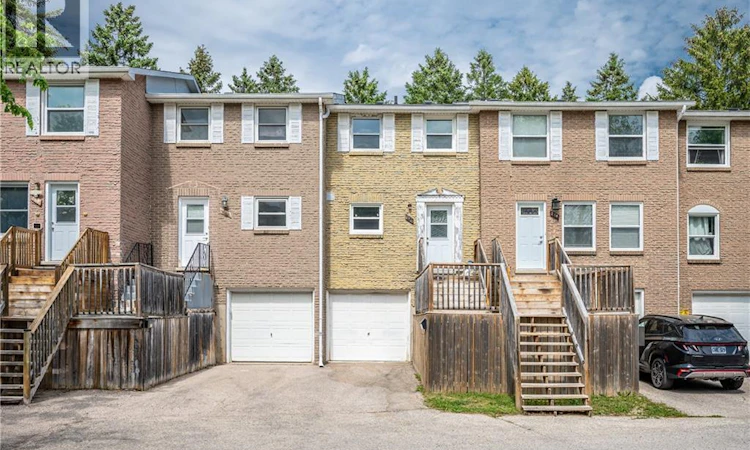 212 Westcourt Place