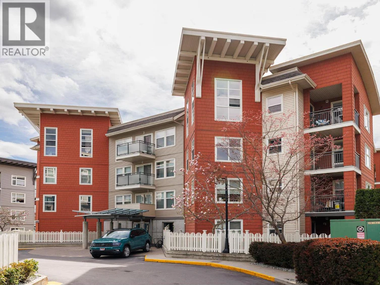206-555 Yates Road, Kelowna, BC, V1V 2V2