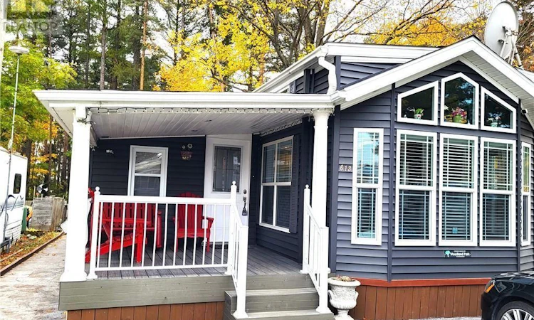 613 Oak Crescent