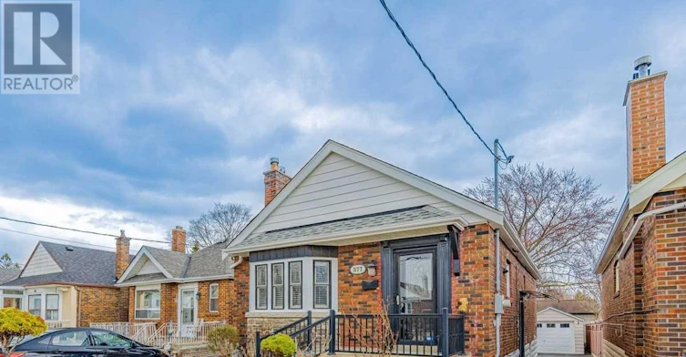 BSMT-377 Mortimer Avenue, Toronto, ON, M4J 2E4 - 2